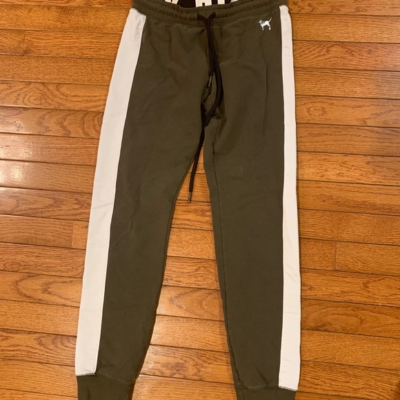 Comfy, warm joggers - Picture 10 of 11